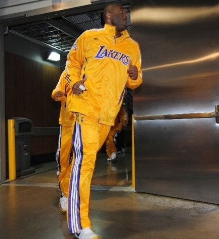 于绝对劣势 于绝对劣势