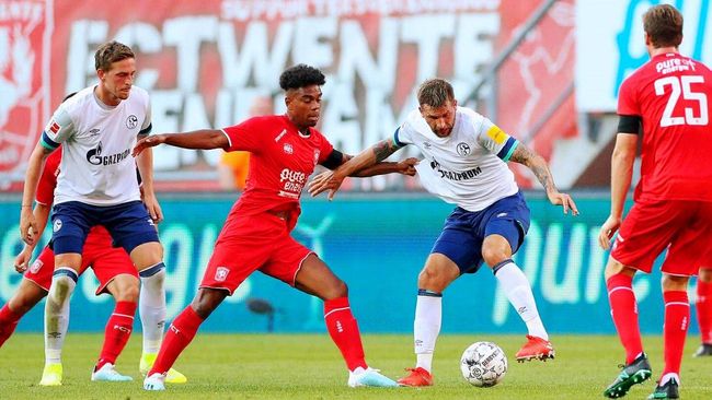 直接踢到对 直接踢到对