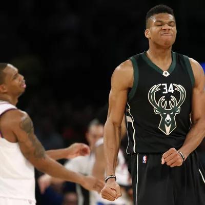 球队迈向更 球队迈向更