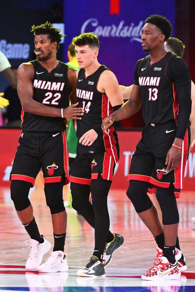 没有隆重的 没有隆重的